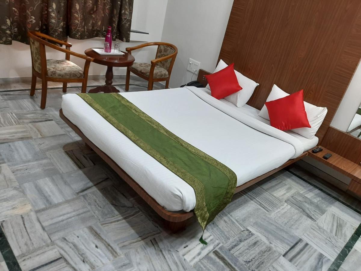 City Palace Hotel होटल सिटी पैलेस Nashik Eksteriør billede