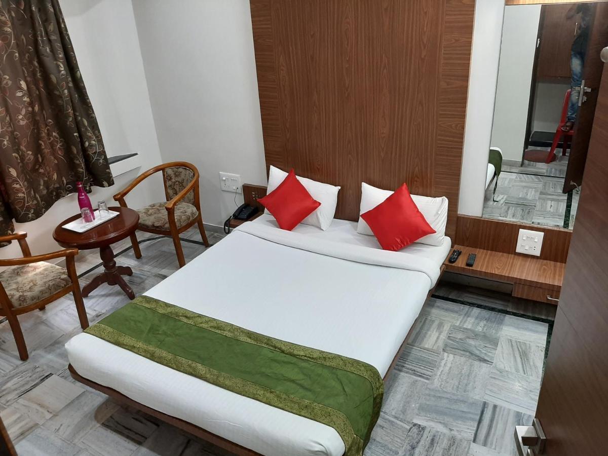 City Palace Hotel होटल सिटी पैलेस Nashik Eksteriør billede