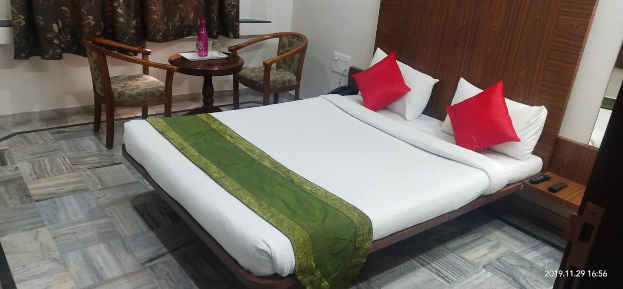 City Palace Hotel होटल सिटी पैलेस Nashik Eksteriør billede