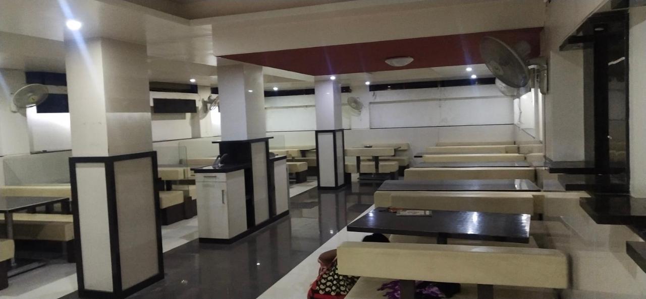 City Palace Hotel होटल सिटी पैलेस Nashik Eksteriør billede