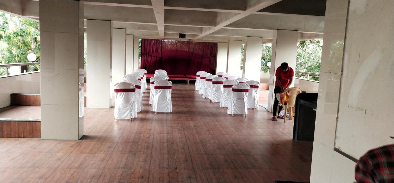 City Palace Hotel होटल सिटी पैलेस Nashik Eksteriør billede