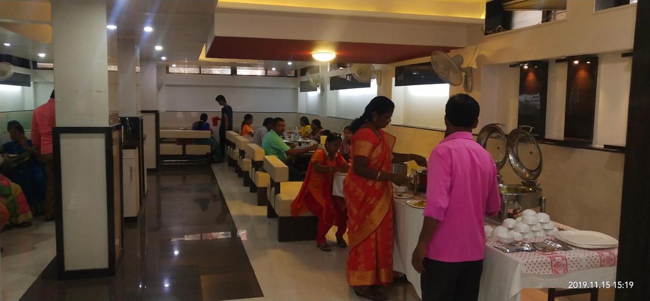 City Palace Hotel होटल सिटी पैलेस Nashik Eksteriør billede