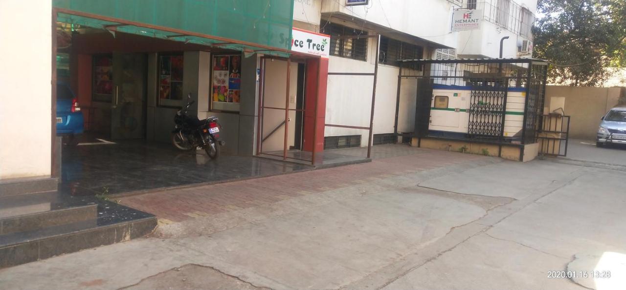 City Palace Hotel होटल सिटी पैलेस Nashik Eksteriør billede