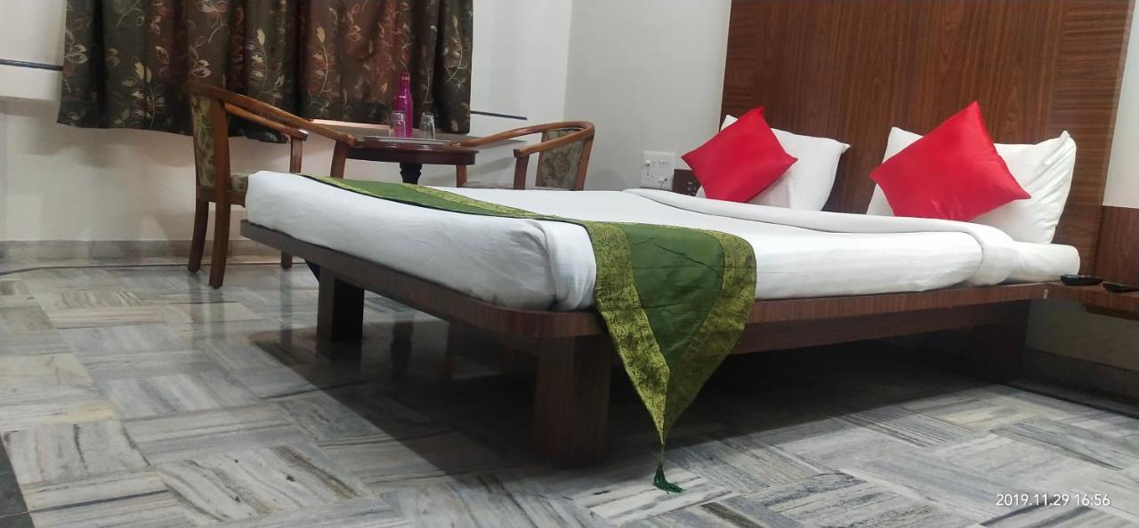 City Palace Hotel होटल सिटी पैलेस Nashik Eksteriør billede