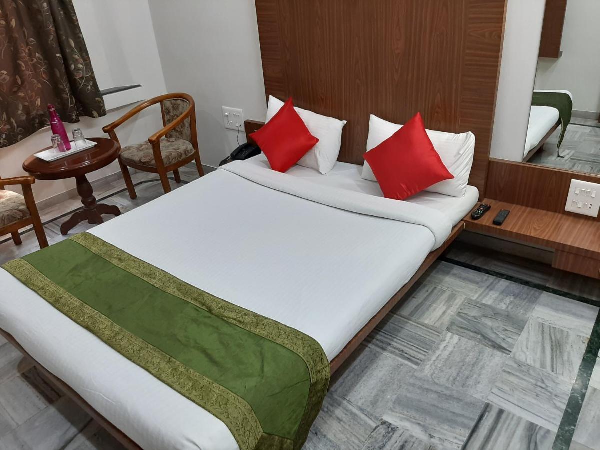 City Palace Hotel होटल सिटी पैलेस Nashik Eksteriør billede